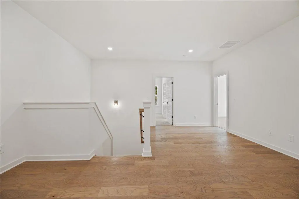 Gainesville, Georgia 30506, United States, 4 Bedrooms Bedrooms, ,4 BathroomsBathrooms,Residential,Active,223216