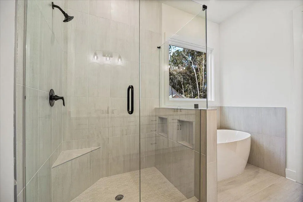 Gainesville, Georgia 30506, United States, 4 Bedrooms Bedrooms, ,4 BathroomsBathrooms,Residential,Active,223216