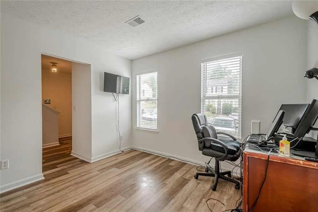 Doraville, Georgia 30340, United States, 2 Bedrooms Bedrooms, ,3 BathroomsBathrooms,Residential,Active,231584