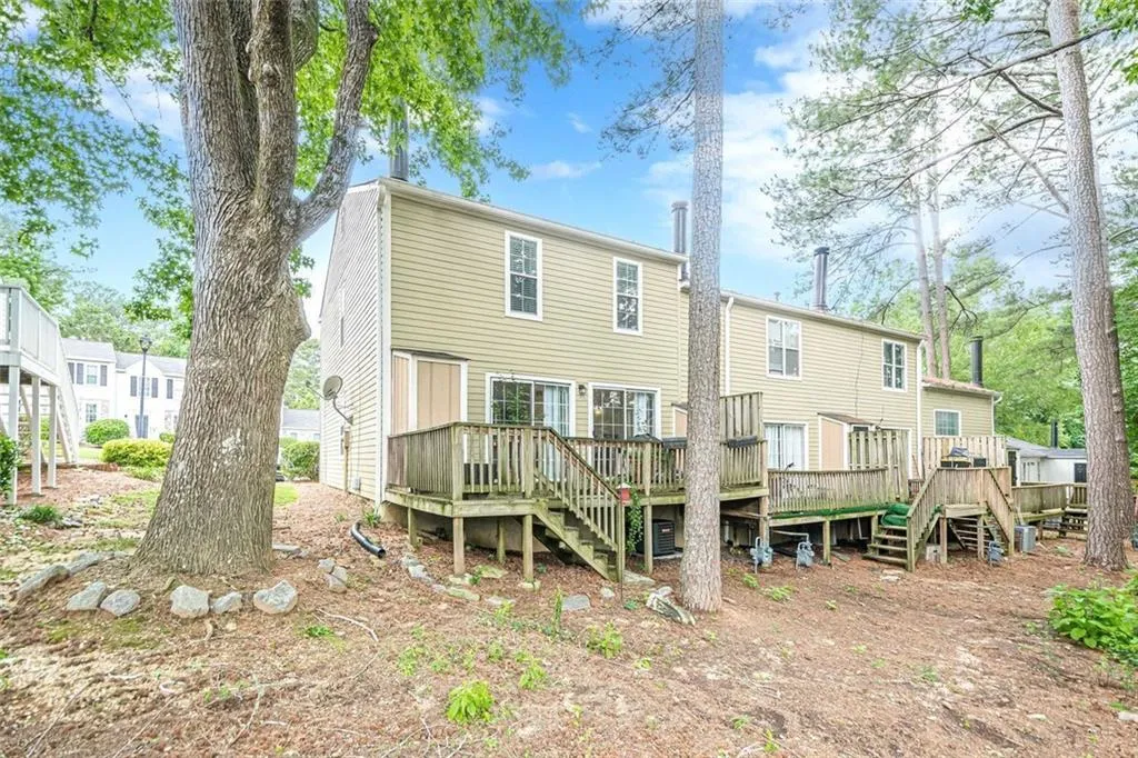 Doraville, Georgia 30340, United States, 2 Bedrooms Bedrooms, ,3 BathroomsBathrooms,Residential,Active,231584