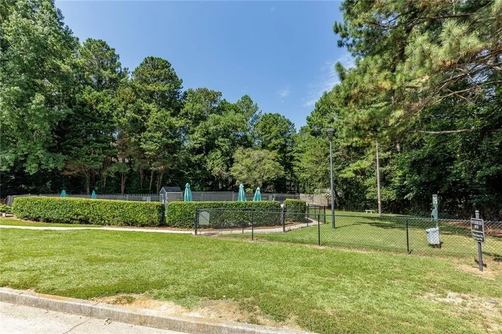 Doraville, Georgia 30340, United States, 2 Bedrooms Bedrooms, ,3 BathroomsBathrooms,Residential,Active,231584