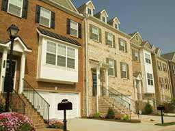Luxurious t'home w/Sunroom. Bright,open flr plan w/columned Din Rm. Gourmet Kitchen features cherry cabinets, granite counters, gas cooktop, & pantry. Master Suite incl Sitting Rm. Flex Rm w/full BA in bsmt. Incredible Value & Savings--Builder Close-Out !!!!