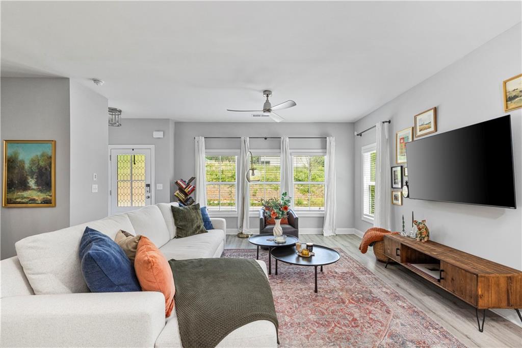 2414 Lakeshore Lane SE