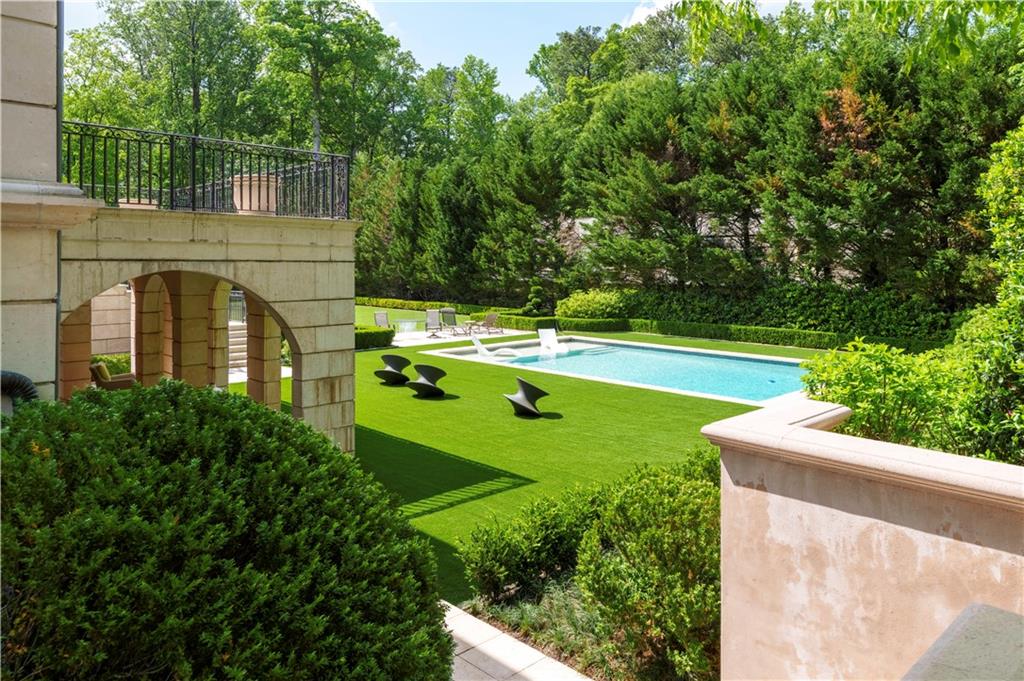 225 W Paces Ferry Road NW