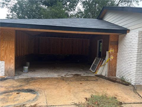 2172 MACON Drive SW Atlanta GA 30315