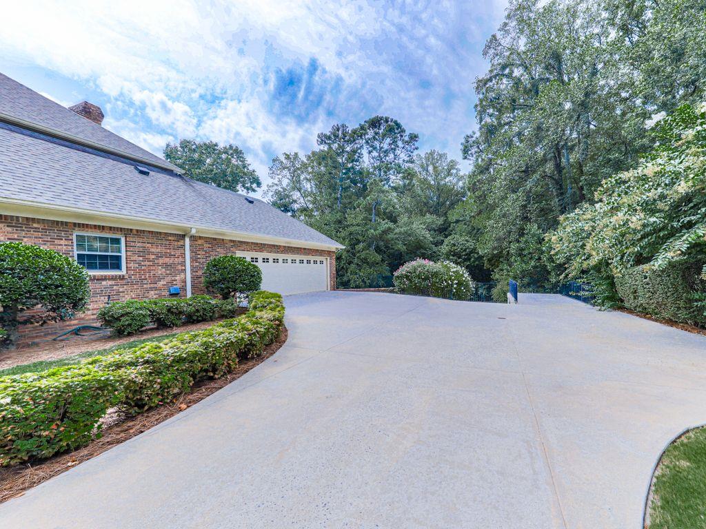 3115 Beechwood Drive SE