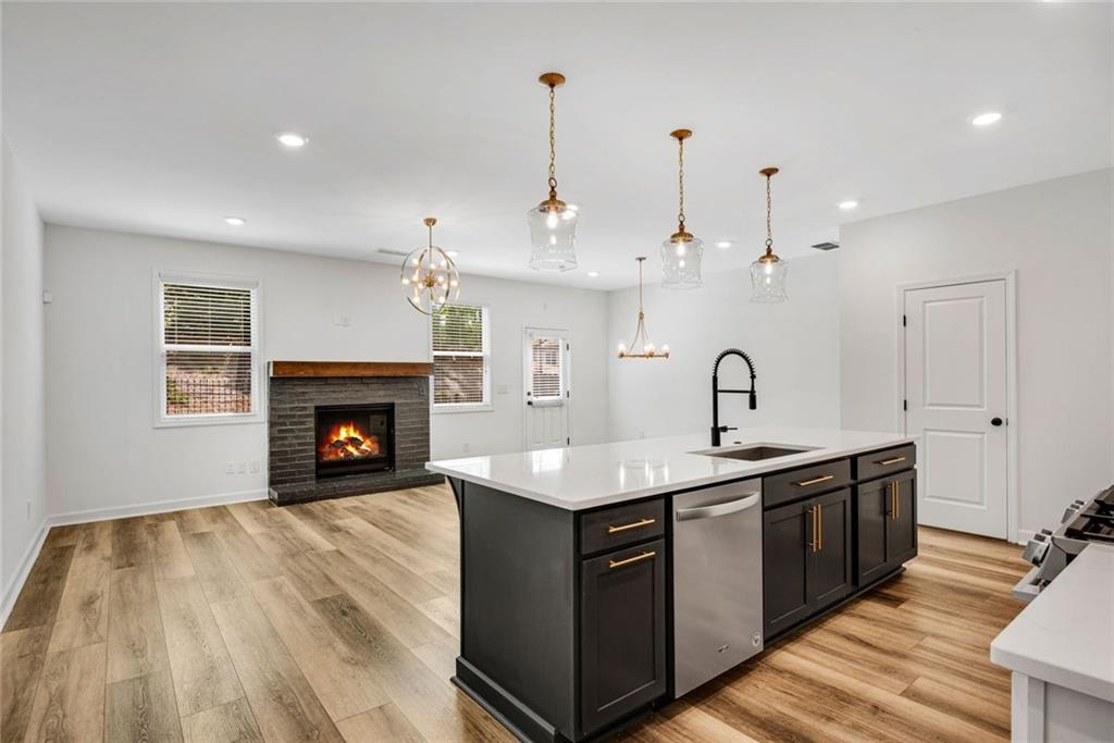 1251 Willamette Way