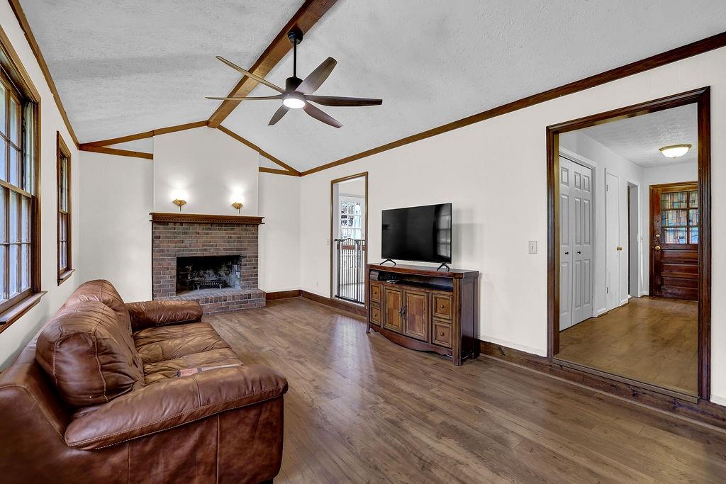 248 Kettlewood Drive SW