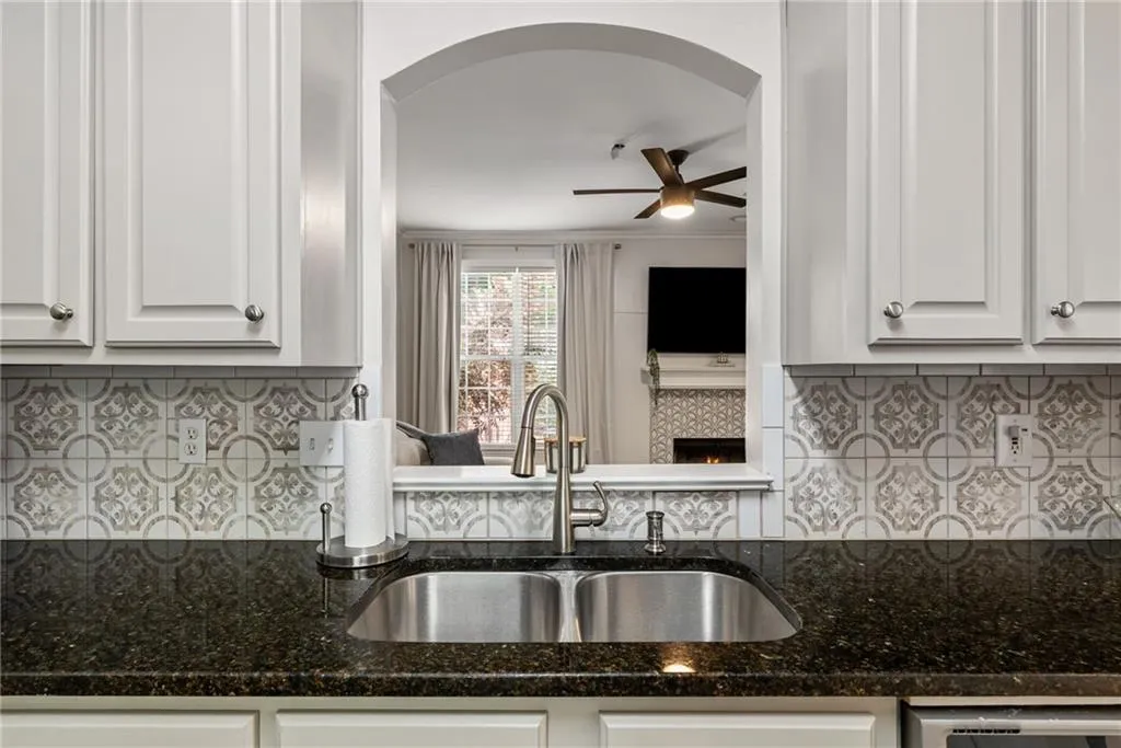 Alpharetta, Georgia 30004, United States, 2 Bedrooms Bedrooms, ,3 BathroomsBathrooms,Residential,Active,120379