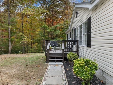 A home in Dawsonville