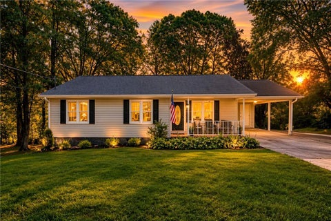 Homes For Sale - 3016 Summer Lake Drive<br/> Gainesville, GA 30506