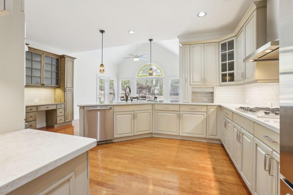 1120 Grace Hill Drive, Roswell, Georgia image 11