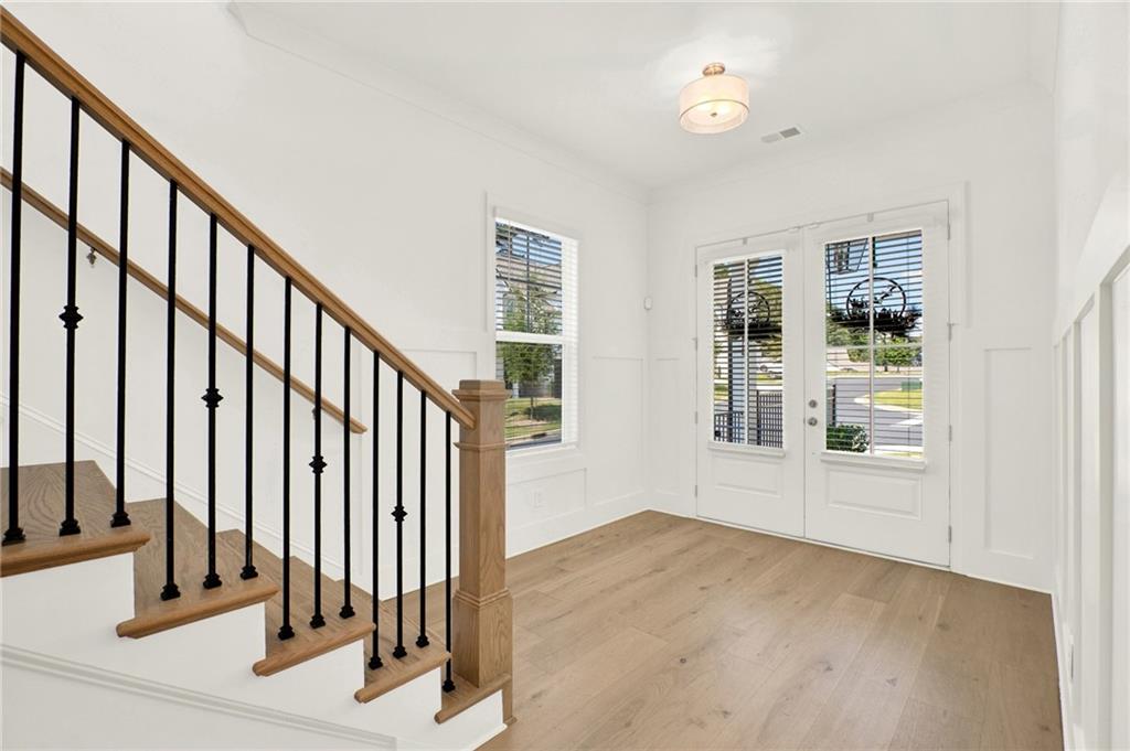 233 Scottsdale Drive