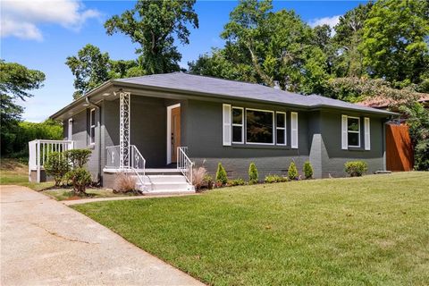 Photo of 2213 Sharon Way Way, Decatur, GA 30032 (MLS # 7644856)