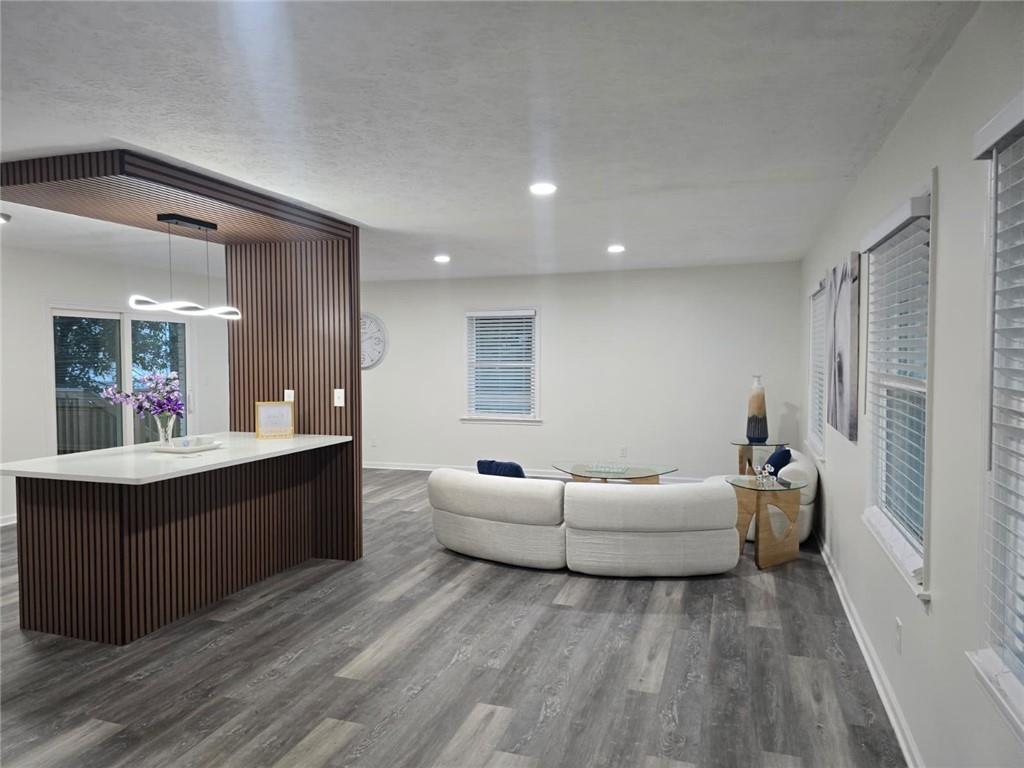 4675 Lincoln Way SW