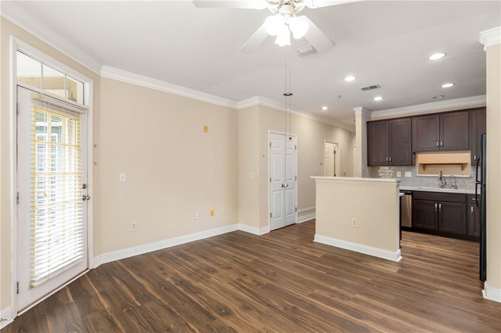 4105 Stratford