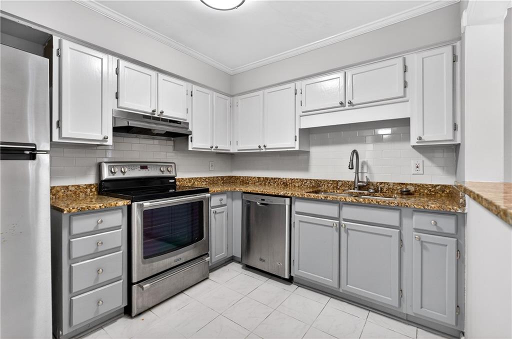 6520 Roswell Road 48