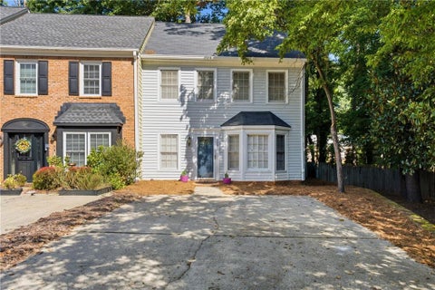 Townhouse For Sale - 599 Saint James Walk<br/> Marietta, GA 30067