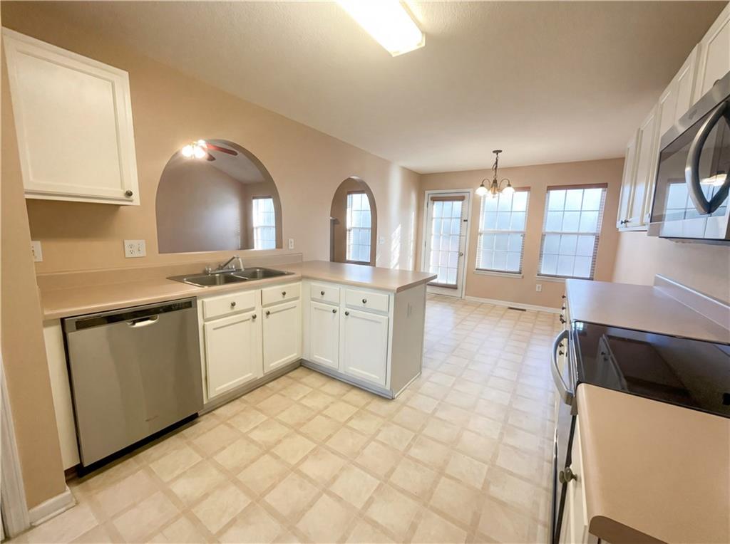 3062 Crest Ridge Circle SW