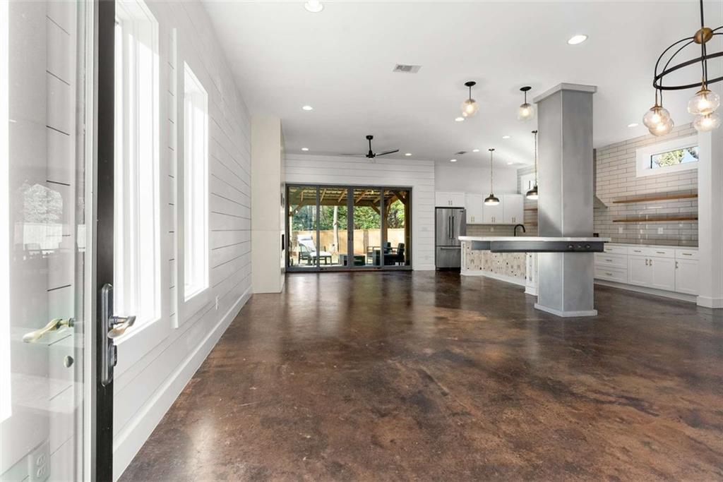 244 LOCUST Street NE B