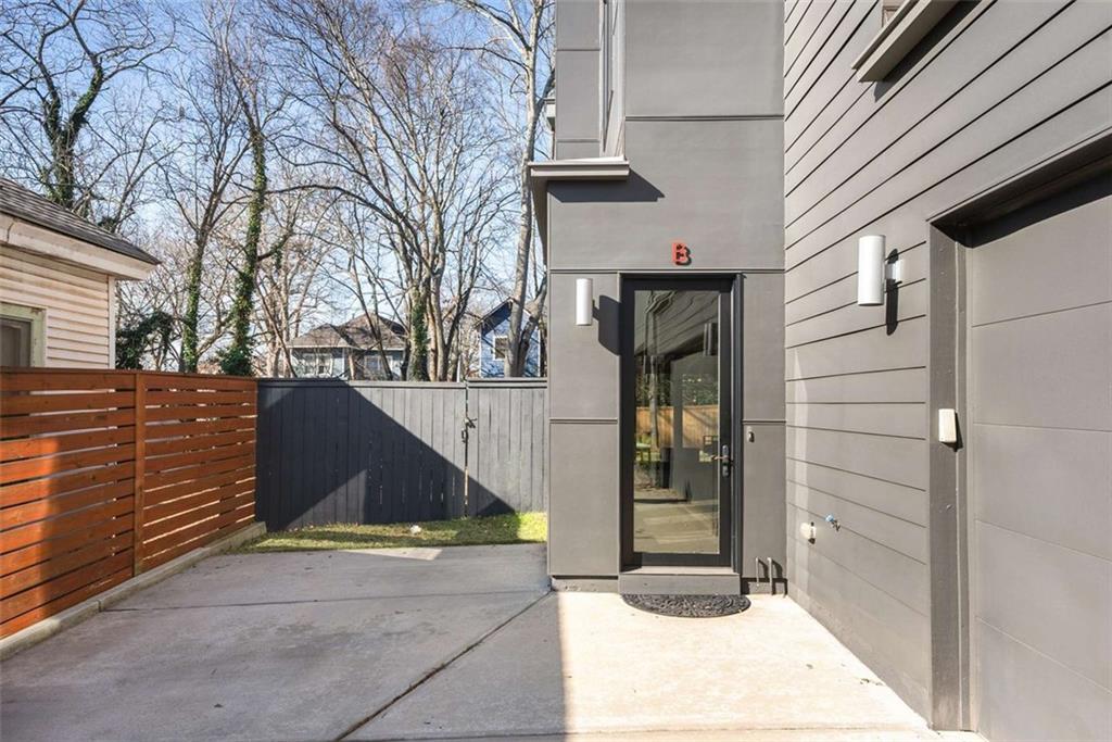 244 LOCUST Street NE B