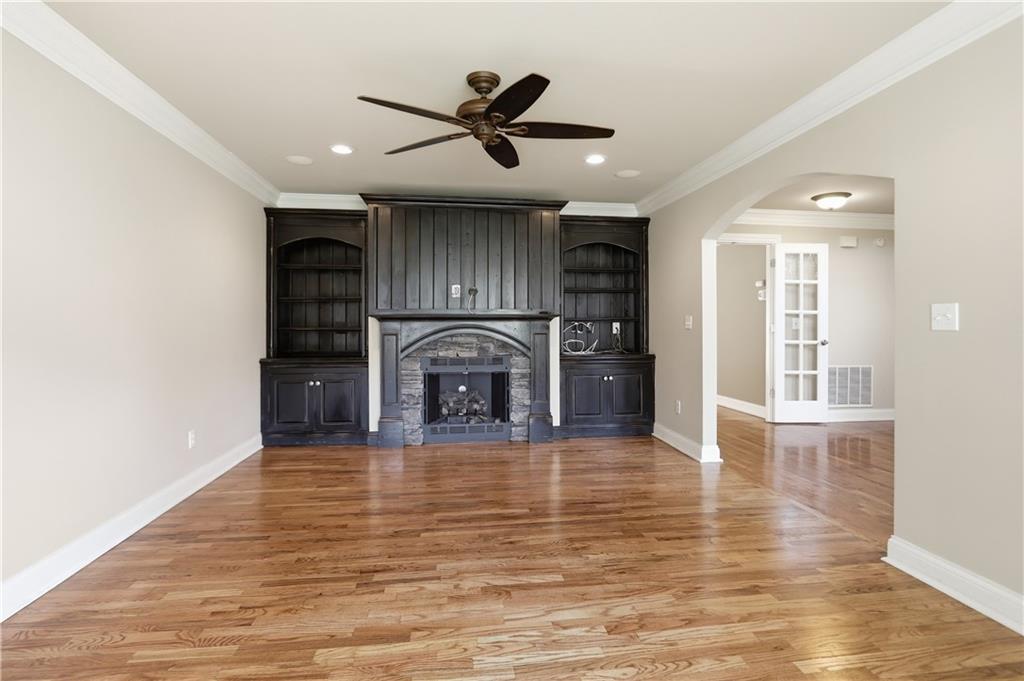 2416 Westport Circle SW