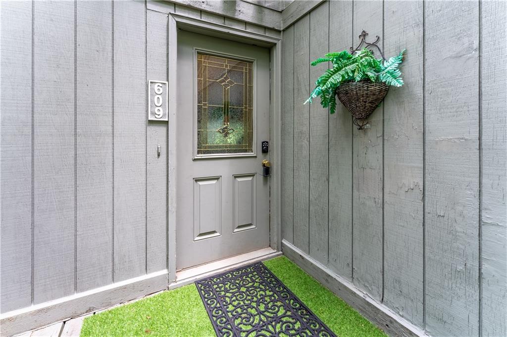 135 Wolfscratch Drive