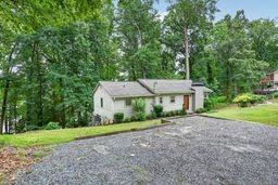 6321 Lakeview Drive