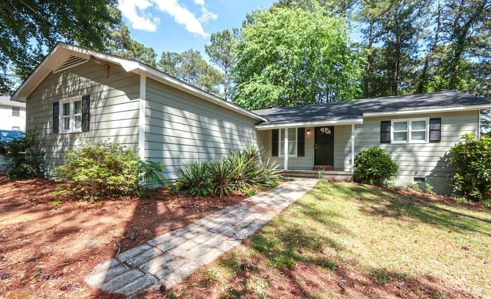 Beautiful 3 bedroom, 2 bath, 1 level home. Welcoming front porch, bright, white kitchen with lots of cabinets, hardwood floors, fireside family room, and owner's retreat with walk-in closet. Great outdoor living on the screened porch overlooking fenced backyard.