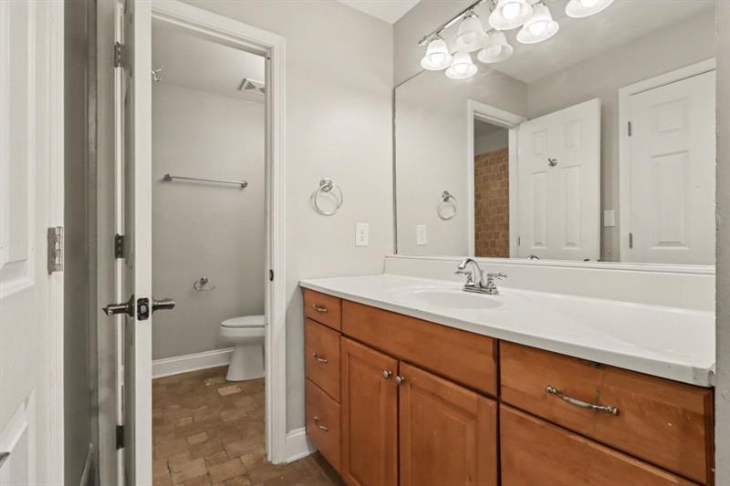 1202 Pine Heights
