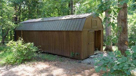 A home in Dawsonville