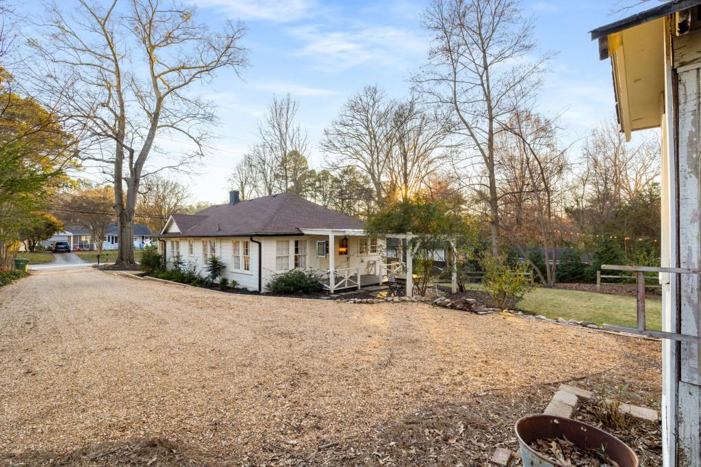 1905 La Dawn Lane NW