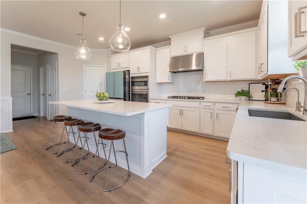 8540 STRATFORD OAKS Avenue