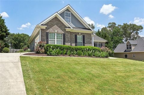 A home in Dacula