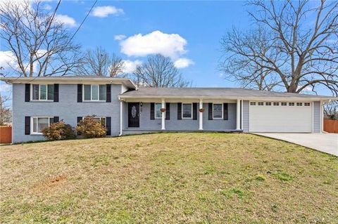 2984 Bayard Street East Point GA 30344