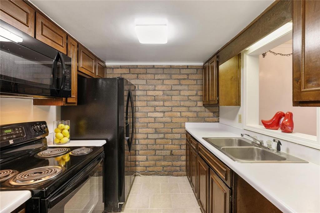 6 NW Fairway Drive NW