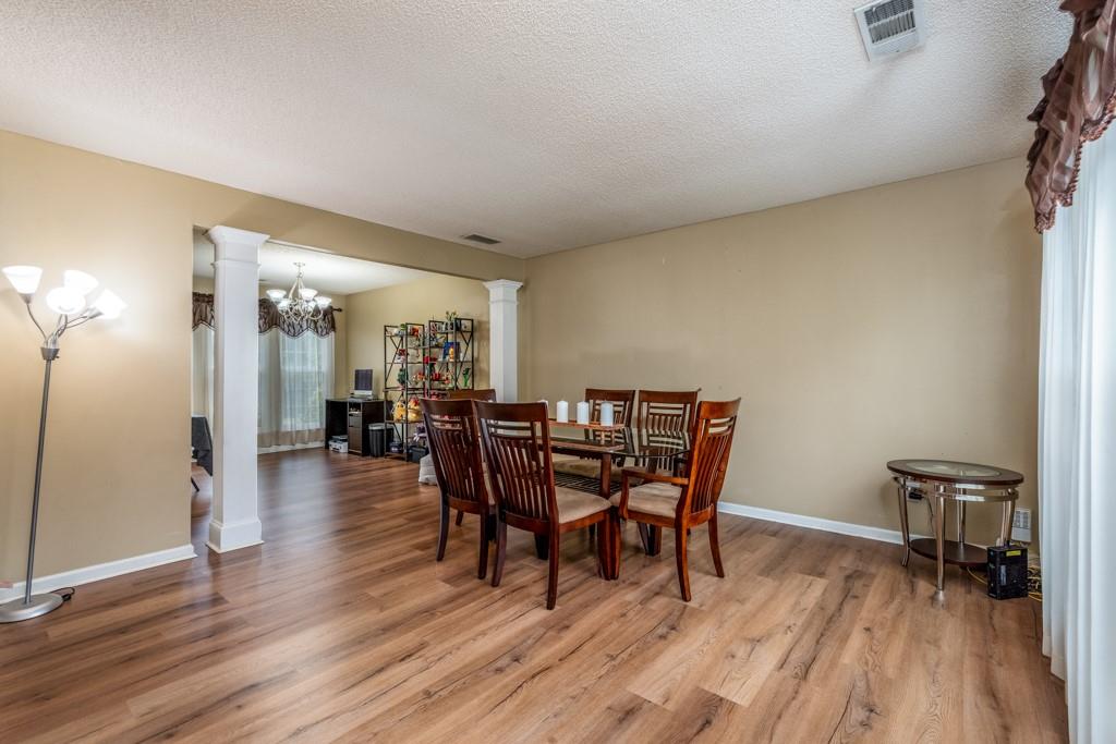 660 Glenbarrett Court NE