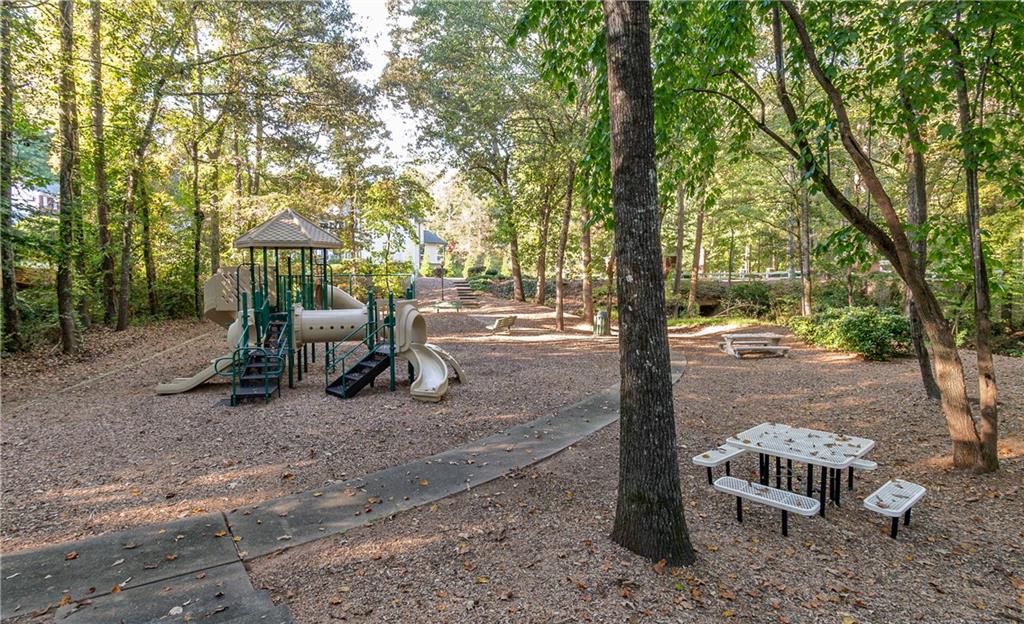 WELLESLEY UNIT V-A - Residential Lease