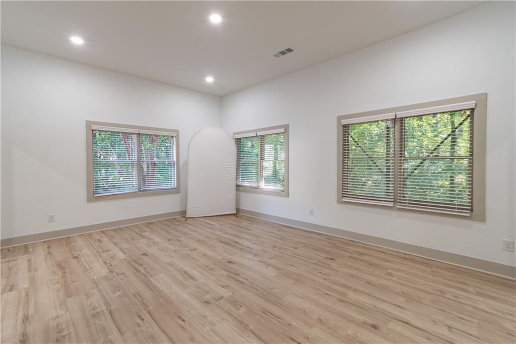 WELLESLEY UNIT V-A - Residential Lease