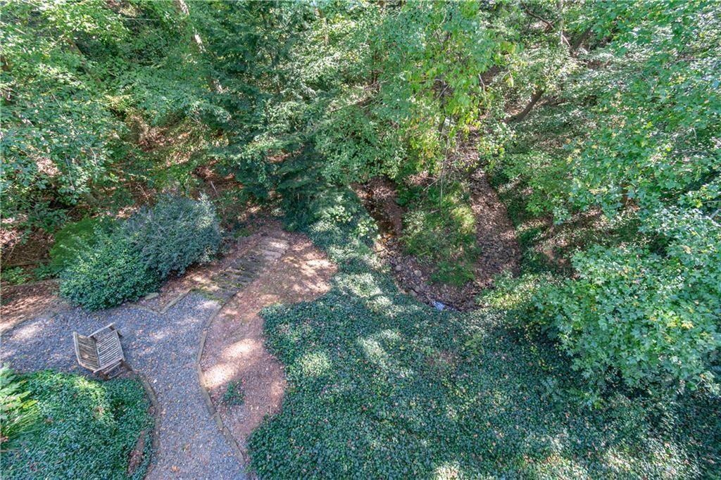 WELLESLEY UNIT V-A - Residential Lease