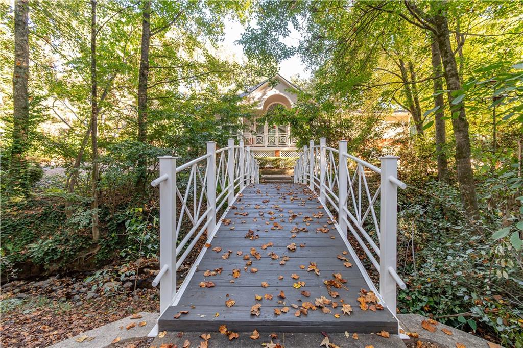 WELLESLEY UNIT V-A - Residential Lease