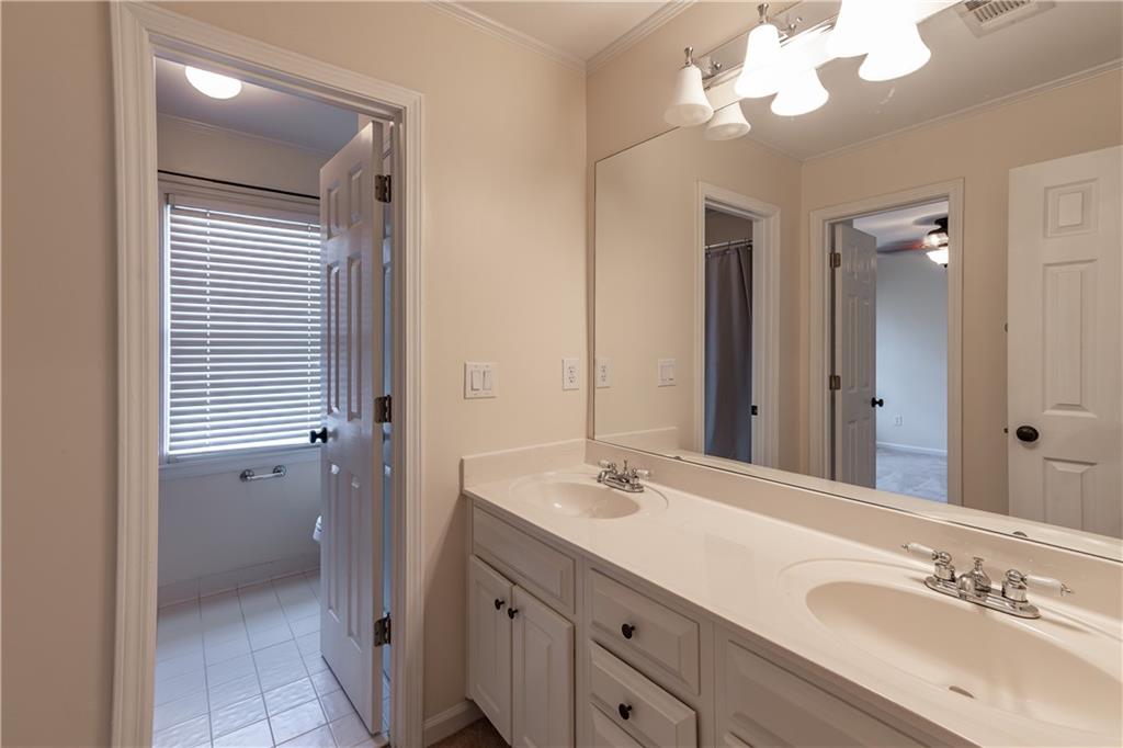 WELLESLEY UNIT V-A - Residential Lease