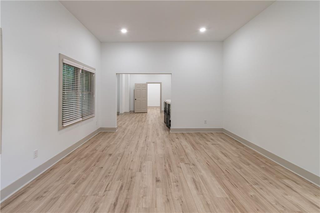 WELLESLEY UNIT V-A - Residential Lease