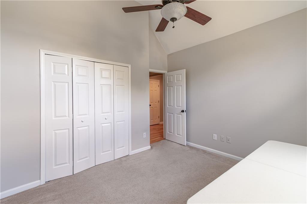 WELLESLEY UNIT V-A - Residential Lease