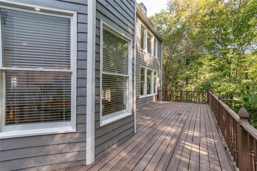 WELLESLEY UNIT V-A - Residential Lease