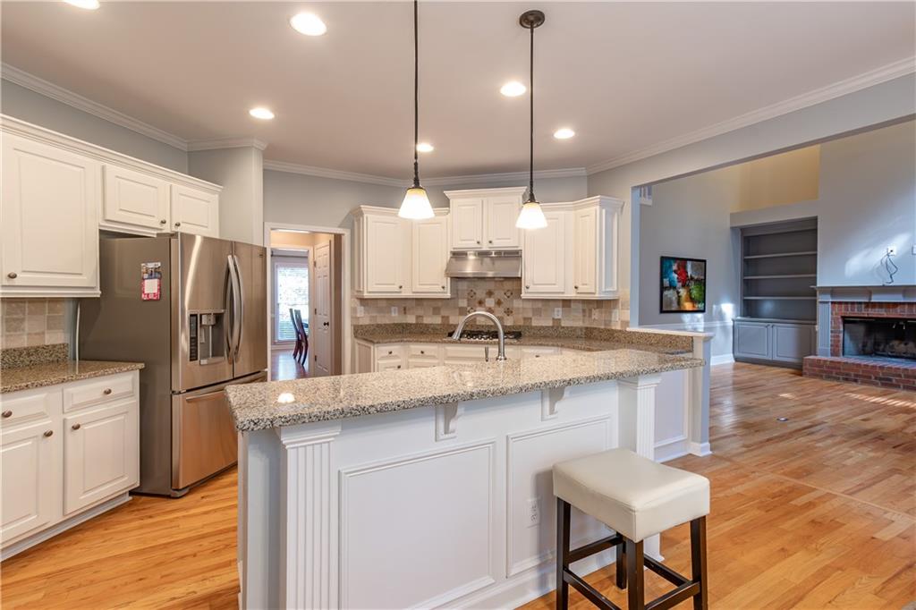 WELLESLEY UNIT V-A - Residential Lease