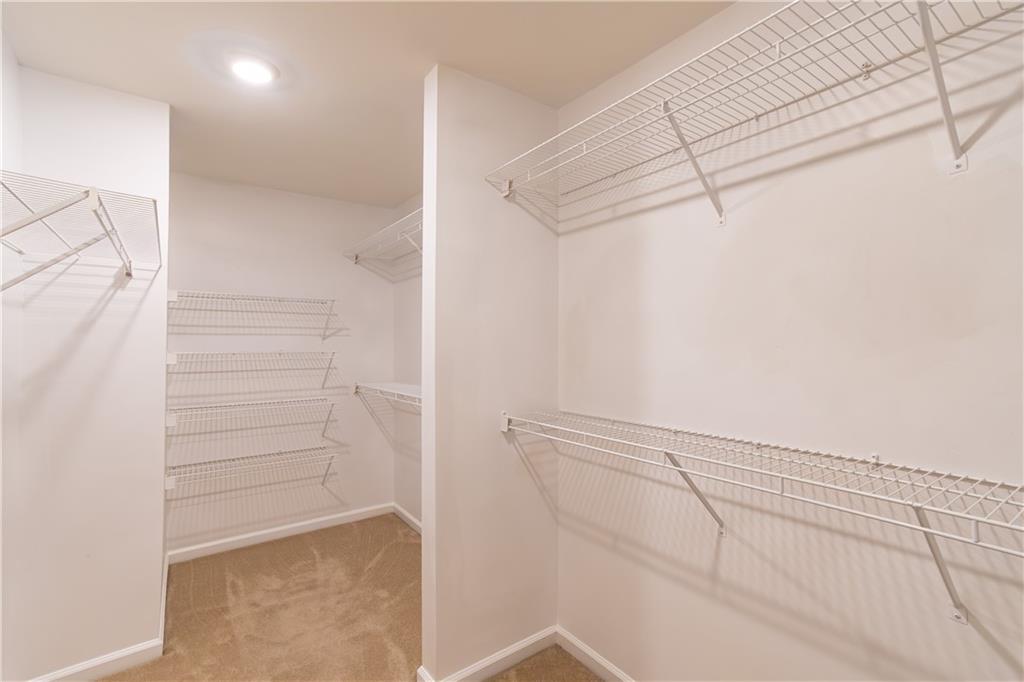 WELLESLEY UNIT V-A - Residential Lease