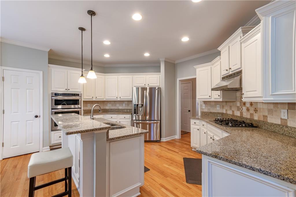 WELLESLEY UNIT V-A - Residential Lease