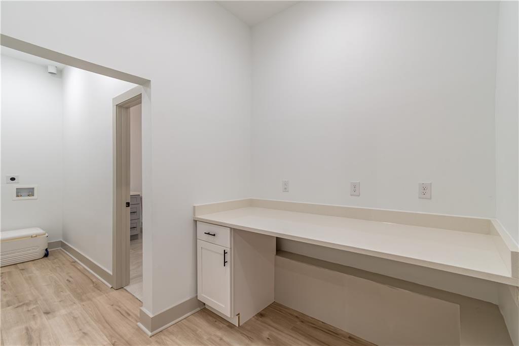 WELLESLEY UNIT V-A - Residential Lease