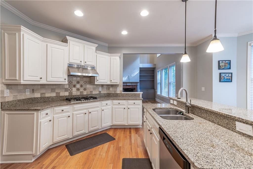 WELLESLEY UNIT V-A - Residential Lease